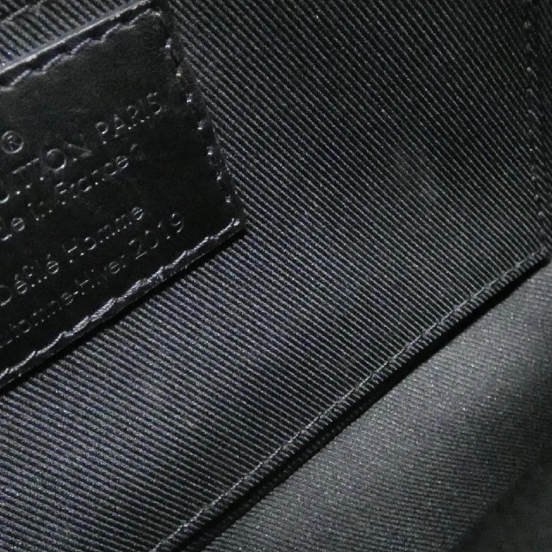 Túi đeo vai Louis Vuitton Taiga Màu cầu vồng Mini Soft Trunk M30351 611370