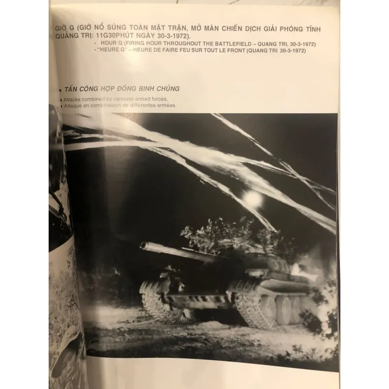 Khoảnh khắc - Moments : Ảnh phóng sự về chiến tranh Việt Nam - Đoàn Công Tính 758323