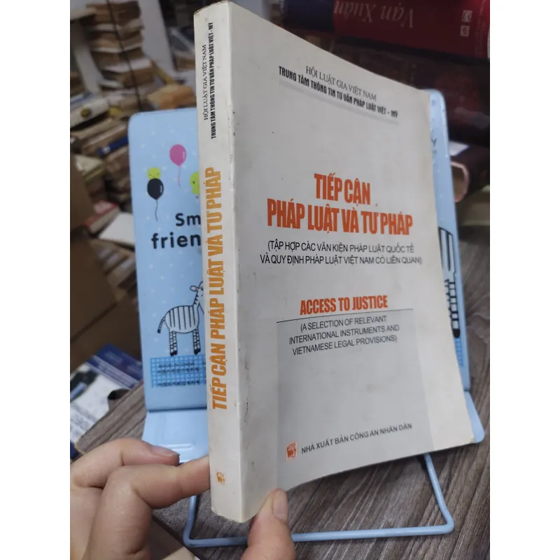 Sách: Tiếp cận pháp luật và tư pháp - TG: Hội luật gia VN (A3) 750303