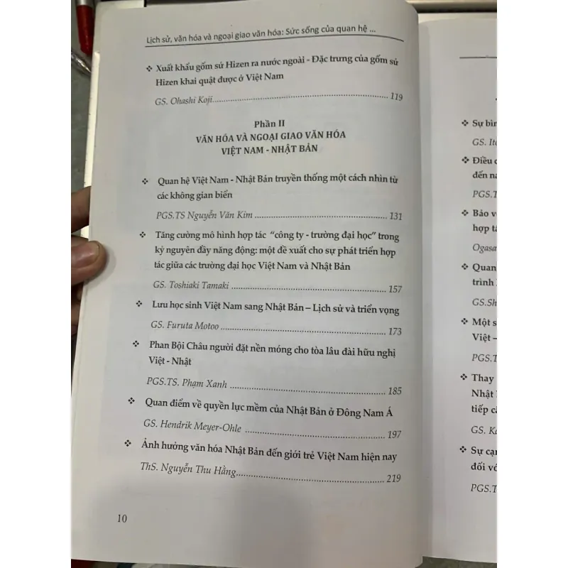 LỊCH SỬ, VĂN HÓA VÀ NGOẠI GIAO VĂN HÓA - NHIỀU TÁC GIẢ 731104