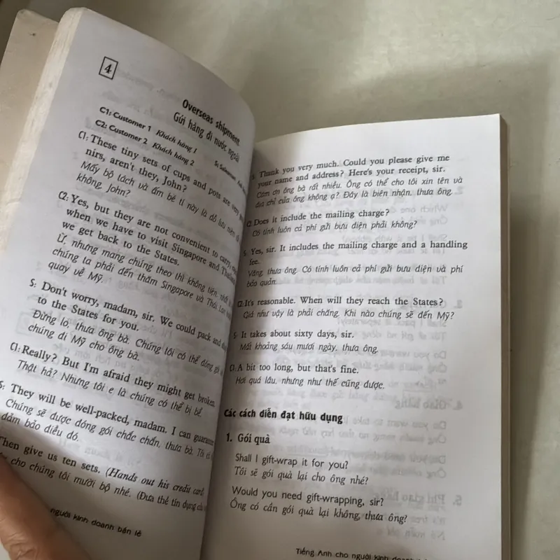 Tiếng anh cho người kinh doanh (2 cuốn) 698046