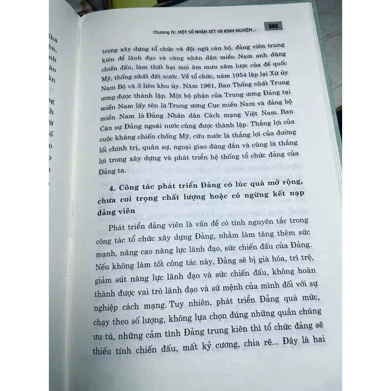 SÁCH CÁC CUỘC VẬN ĐỘNG CHỈNH ĐỐN ĐẢNG CỦA ĐẢNG CỘNG SẢN VIỆT NAM THỜI KỲ 1930 -1975 730406