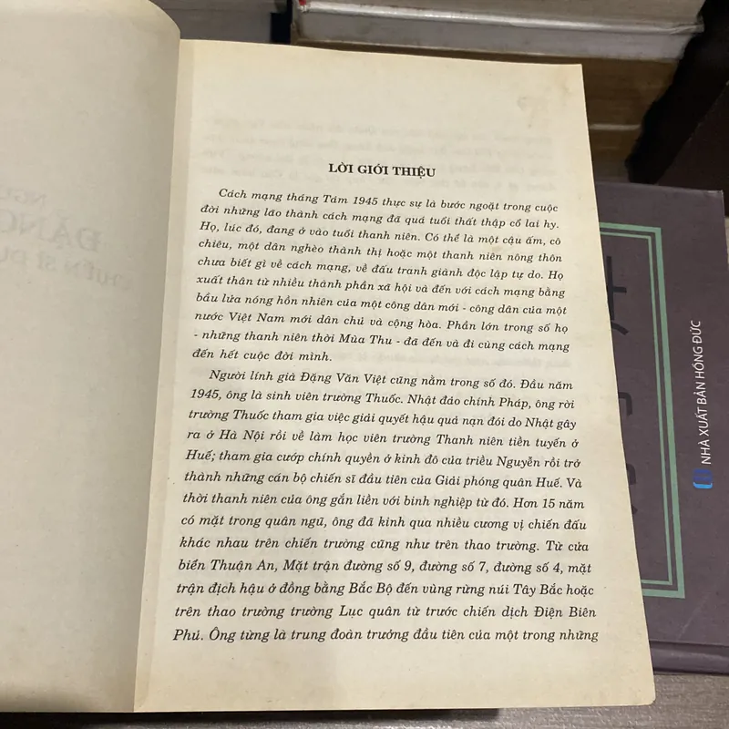 NGƯỜI LÍNH GIÀ ĐẶNG VĂN VIỆT, CHIẾN SĨ ĐƯỜNG SỐ 4 ANH HÙNG (HỒI ỨC), Bản có chữ ký tác giả 689500