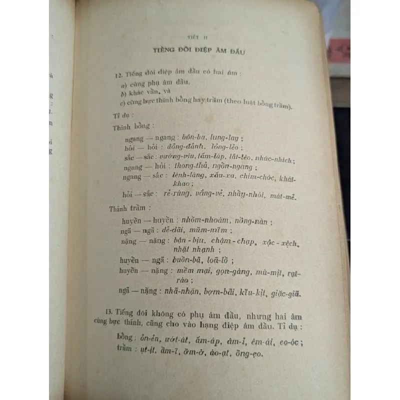 Khảo luận về ngữ pháp việt nam - Trương Văn Chình và Nguyễn Hiến Lê 713607