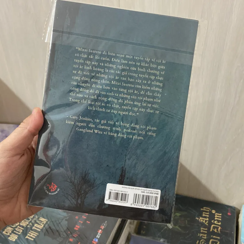 Những con quái vật đôị lốt người trong thành phố 957878