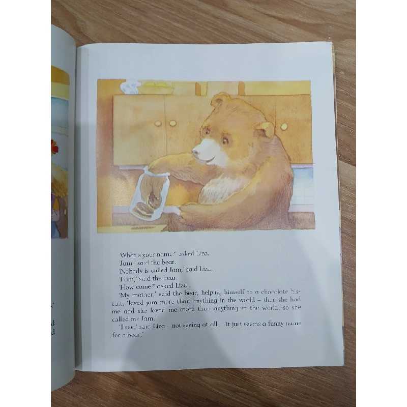 There's a Bear in the Bath - Nanette Newman & Michael Foreman 547750