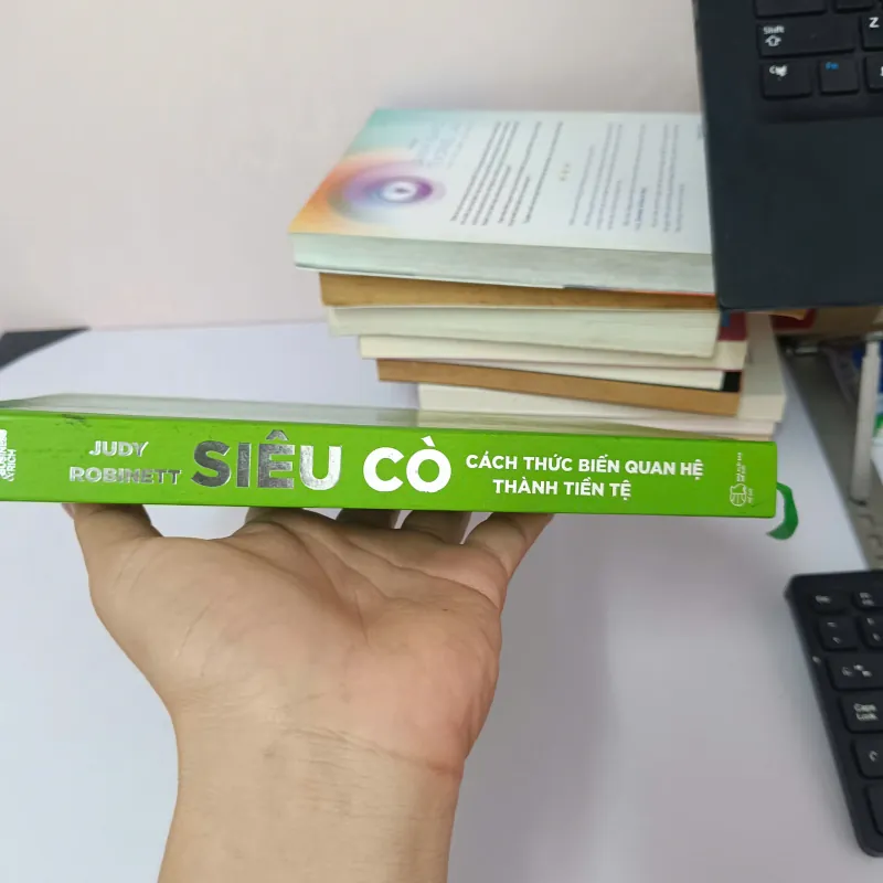 Siêu cò - Judy Robinett 992209