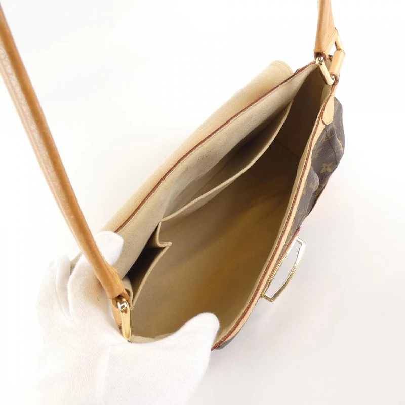 Túi xách vai Louis Vuitton Monogram Beverly MM M40121 613678