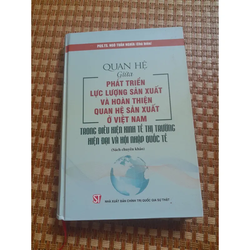 QUAN HỆ GIỮA PHÁT TRIỂN LỰC LƯỢNG SẢN XUẤT... 762392