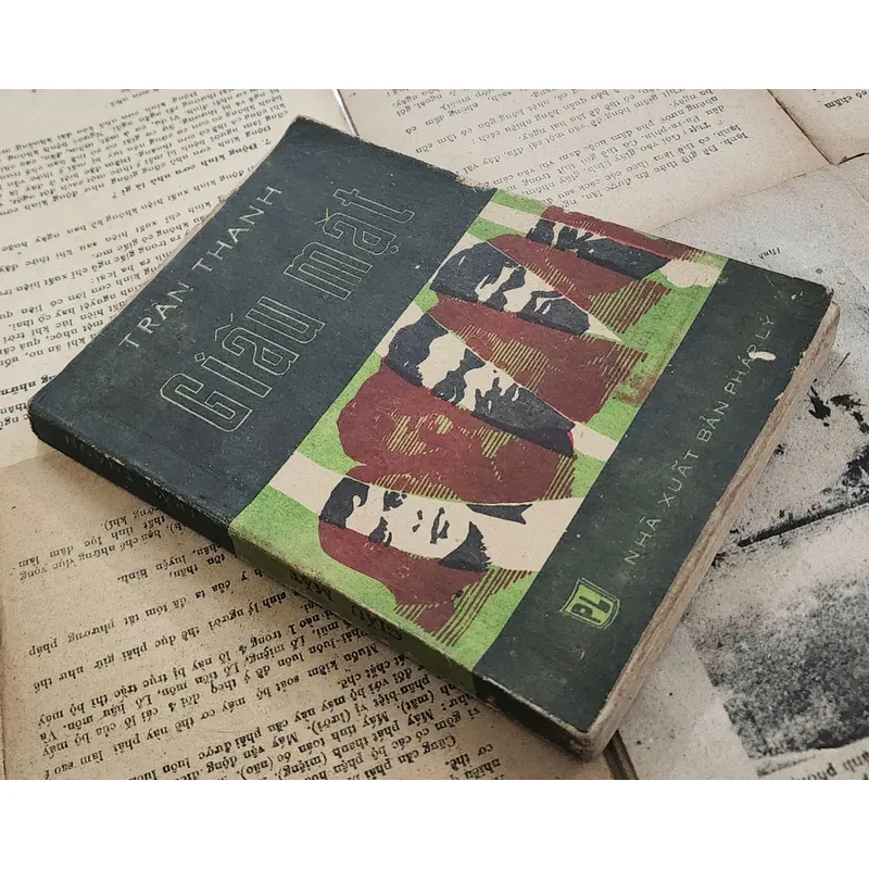 Tác giả Trần Thanh - tiểu thuyết Giấu mặt (Nhà xuất bản Pháp Lý) 703908