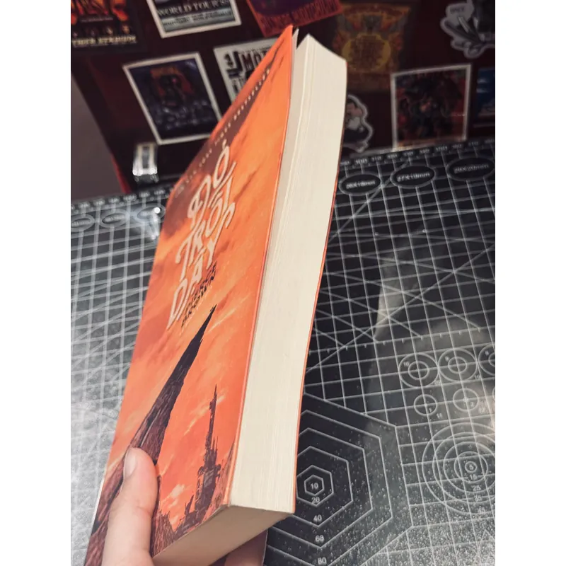 Đỏ trỗi dậy 693528