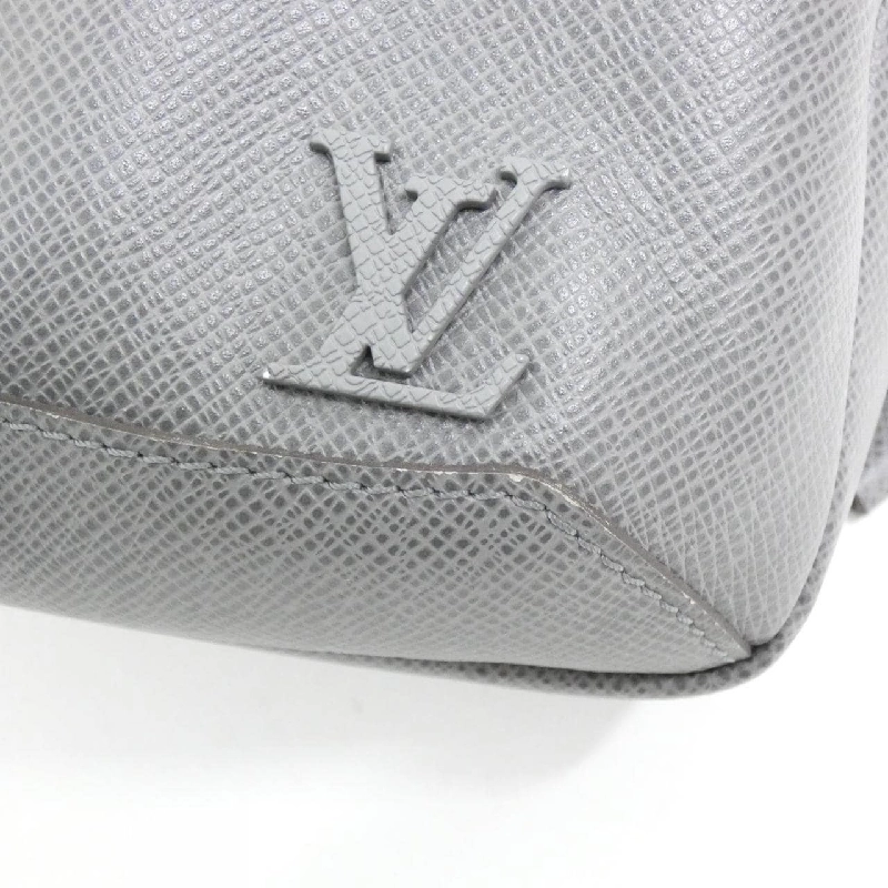 Túi đeo chéo Louis Vuitton Taiga Avenue M30801 612576