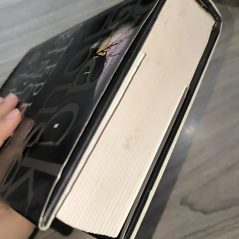 Black House
By Stephen King (khổ lớn, bìa cứng siêu hiếm) 723266