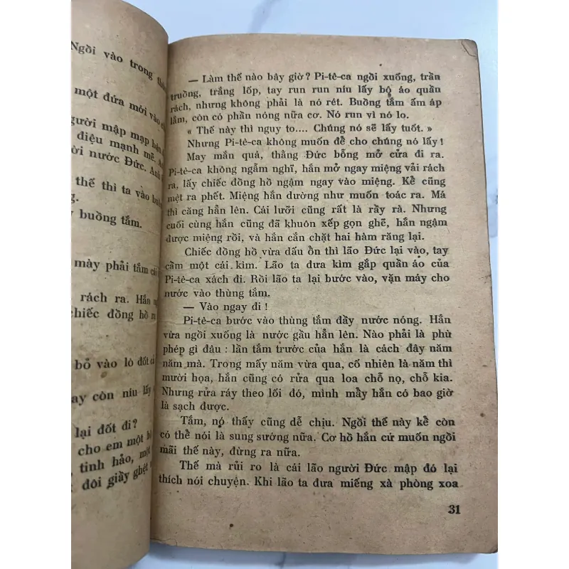Chiếc đồng hồ - Pantelew (Người dịch: Đặng Thai Mai) - nxb THANH NIÊN 1956 991649