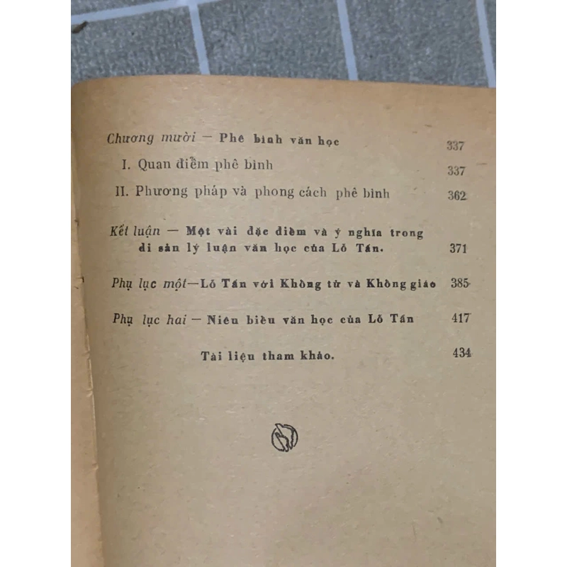 LỖ TẤN, NHÀ LÝ LUẬN VĂN HỌC - PHƯƠNG LỰU- 1977- 440 TRANG 543755