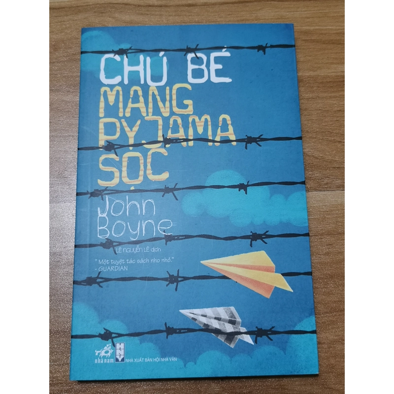 Chú bé mang Pyjama sọc 519445
