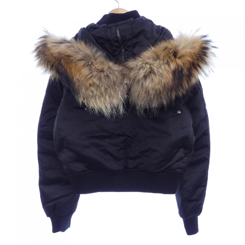 Áo khoác lông vũ MONCLER 638954
