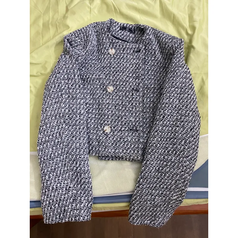 Áo khoác nữ Gestuz chất liệu len pha sợi lurex màu đen trắng 798982