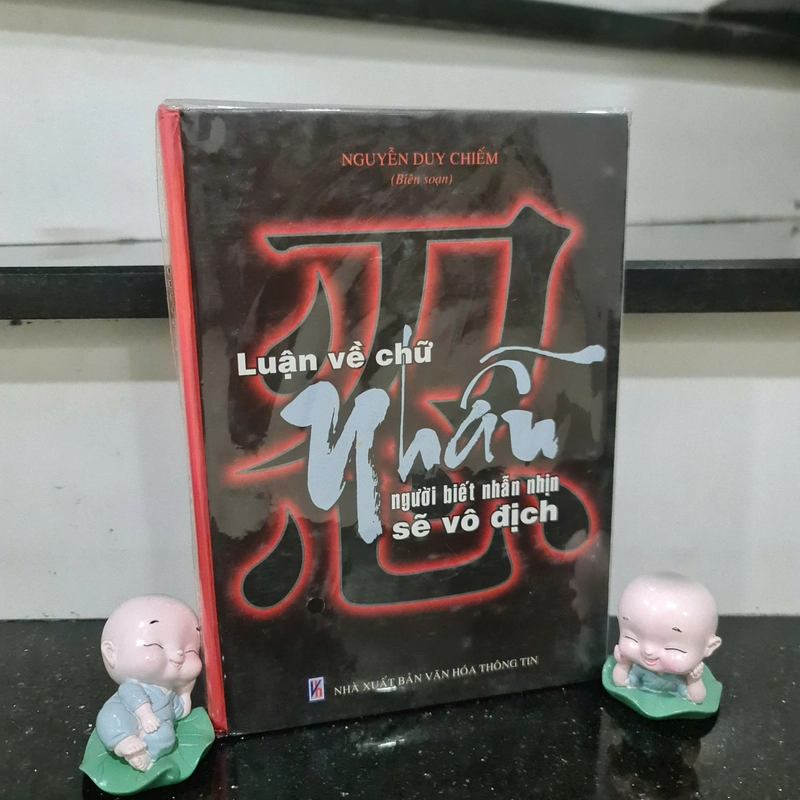 Sách LUẬN VỀ CHỮ NHẪN 470955