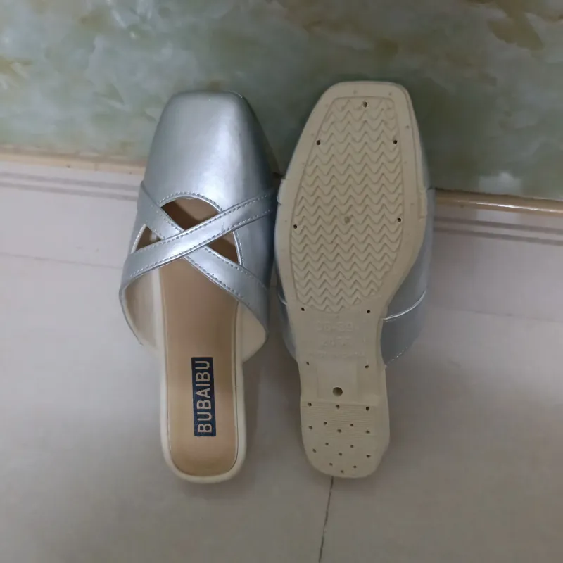 Dép sục màu bạc size 37-38, mới 100% 1031439