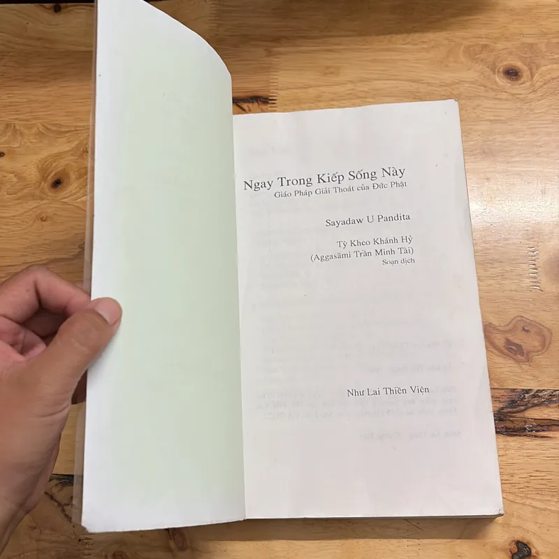 II Sách Photo: Ngay Trong Kiếp Sống Này _ Giáo Pháp Giải Thoát Của Đức Phật 686889