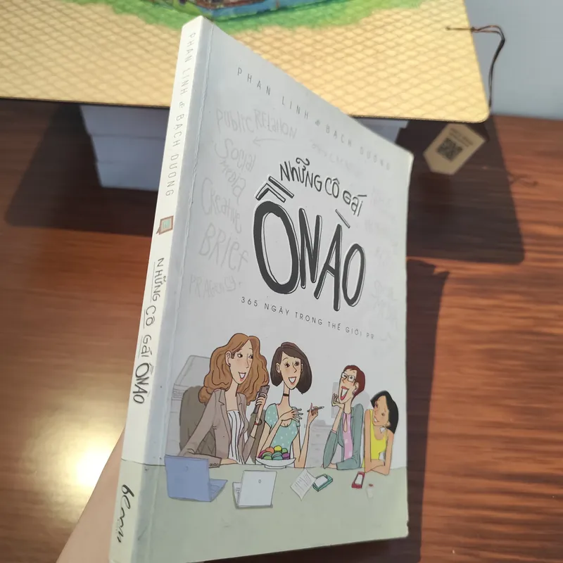 Những cô gái ồn ào.. 562038