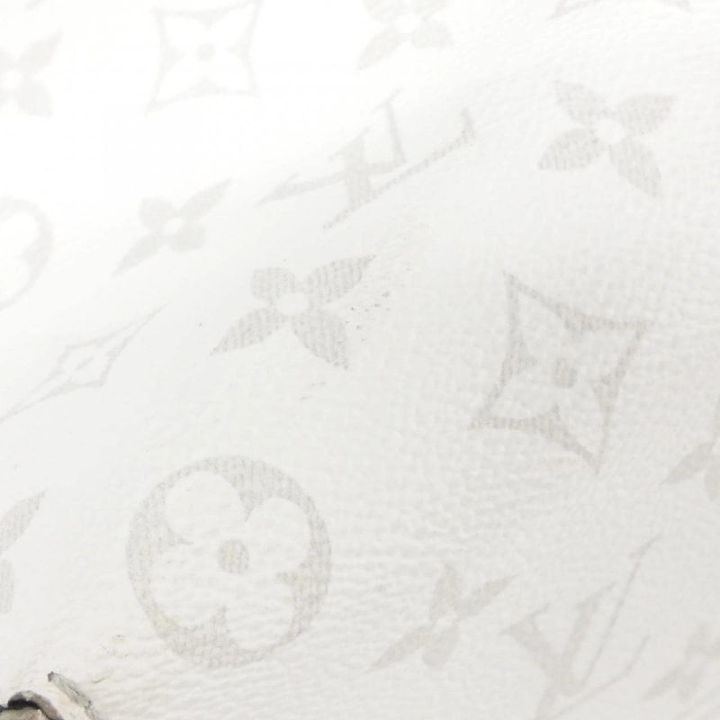 Túi xách cuối tuần Taiga Llama M30919 Louis Vuitton 611138