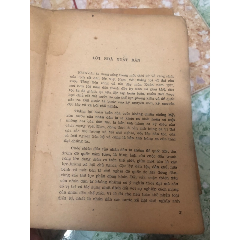 việt nam lương tâm của thời đại in năm 1985 497258
