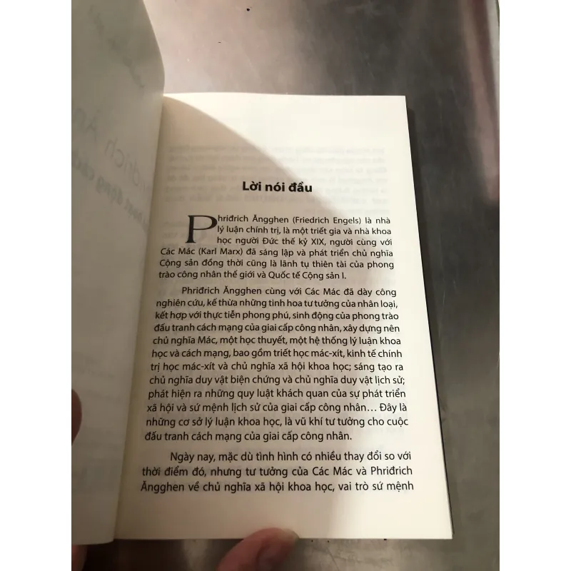 Phiridrich Ăngghen- nhà hoạt động cách mạng lỗi lạc 977542