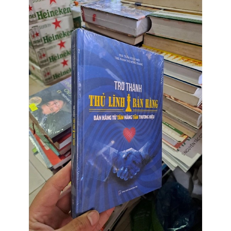 Trở thành thủ lĩnh bán hàng mới nguyên seal -HCM205 Trần Xuân Mới & Phạm Thị Hồng Trang SÁCH KỸ NĂNG 914765