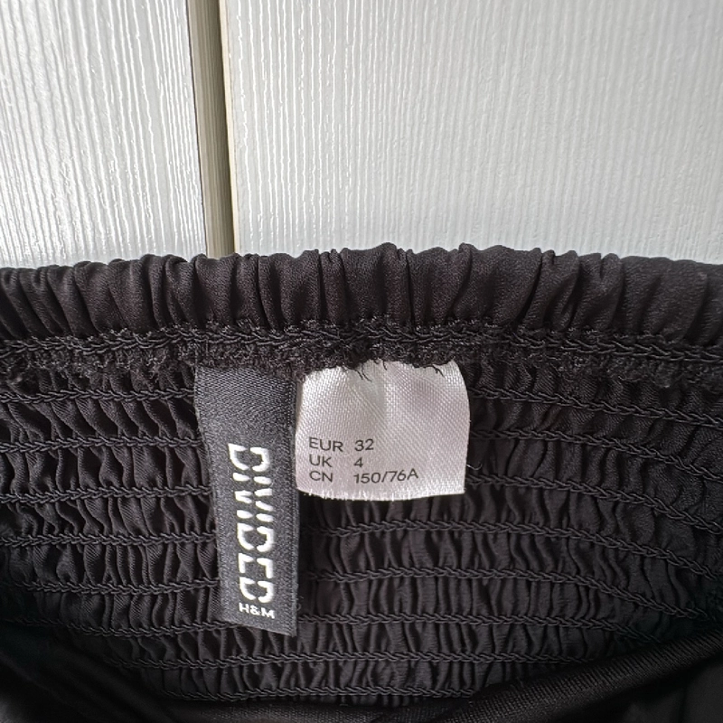 Áo kiểu croptop cổ rộng H&M 363871