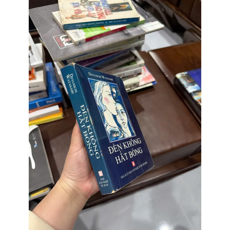 ĐÈN KHÔNG HẮT BÓNG – DZYUNICHI WATANABE- K3 1012965