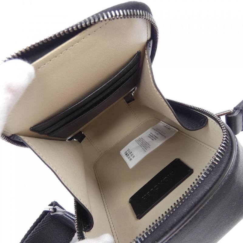 Túi MONCLER VARTICAL - Hàng hiệu Chính hãng 901782