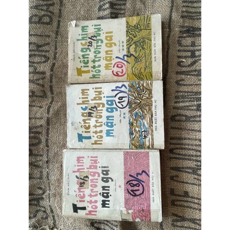 Tiếng chim hót trong bụi mận gai - trọn bộ 3 tập  1004282