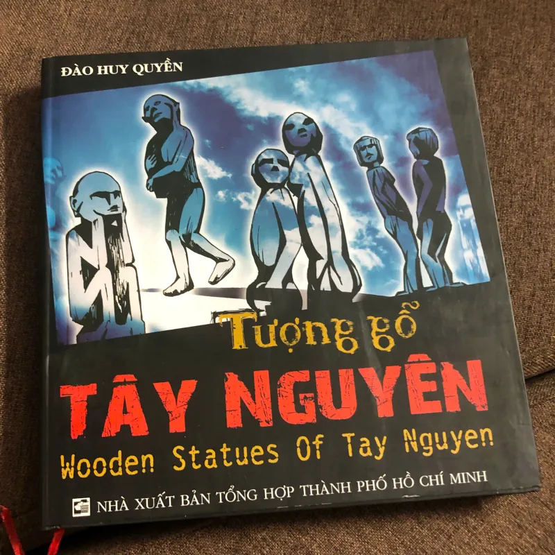 Tượng Gỗ Tây Nguyên – Wooden Statues of Tay Nguyen 597471