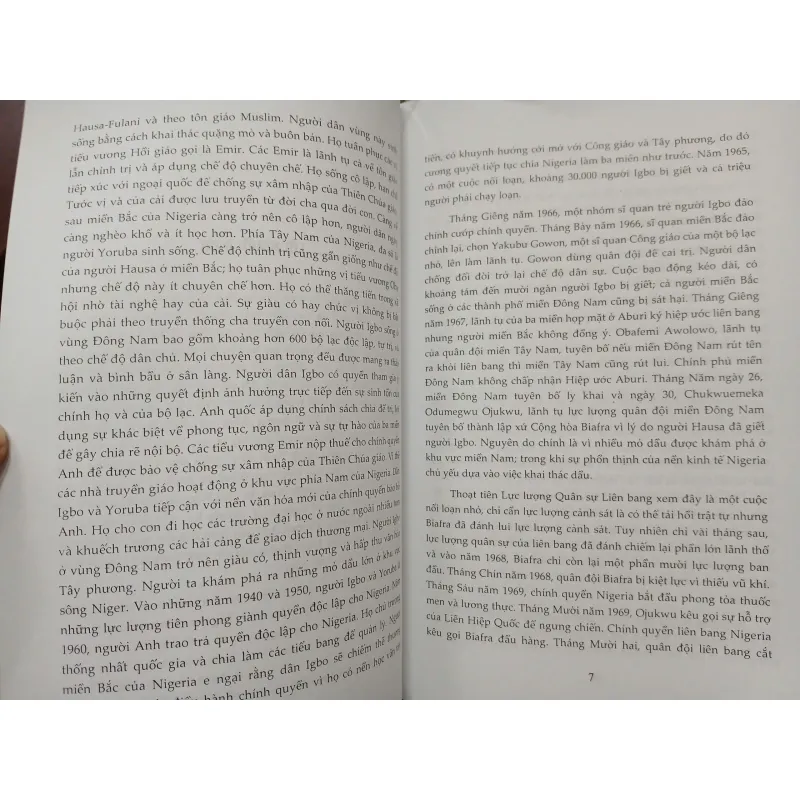 NỬA MẶT TRỜI VÀNG - Chimamanda Ngozi Adichie 593454