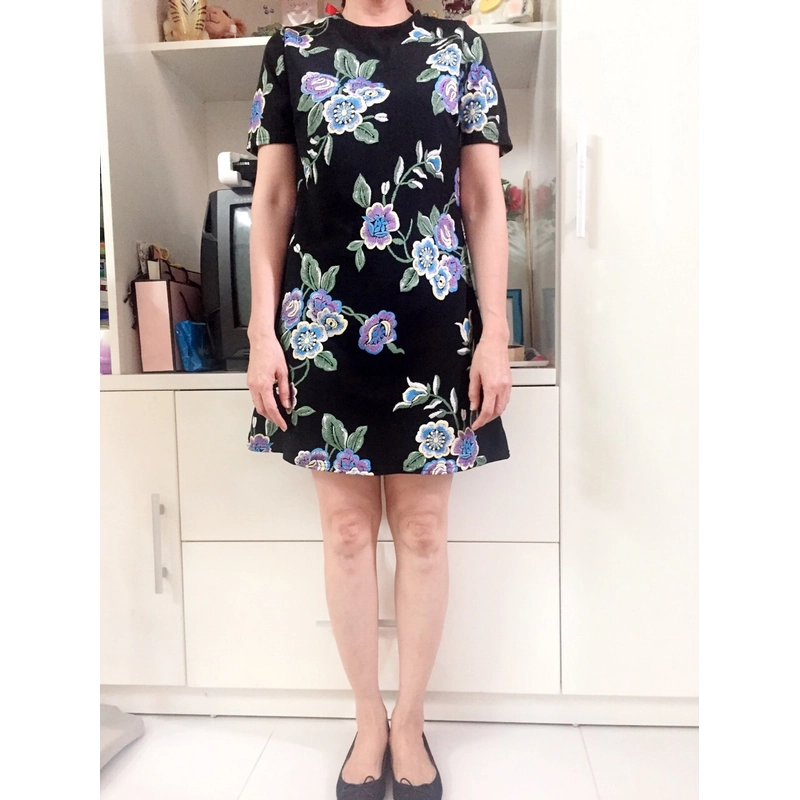 Đầm mini thêu hoa  493930
