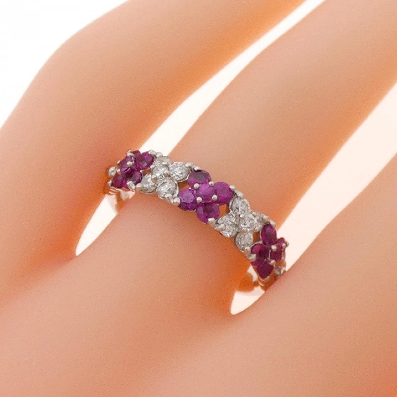 Nhẫn ruby hoa K18WG 0.78CT 671019