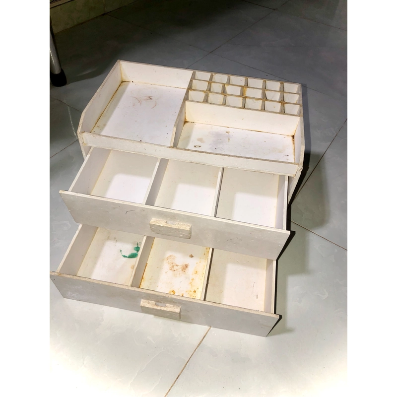 Kệ đựng đồ trang điểm hoặc đồ dùng cá nhân 477754