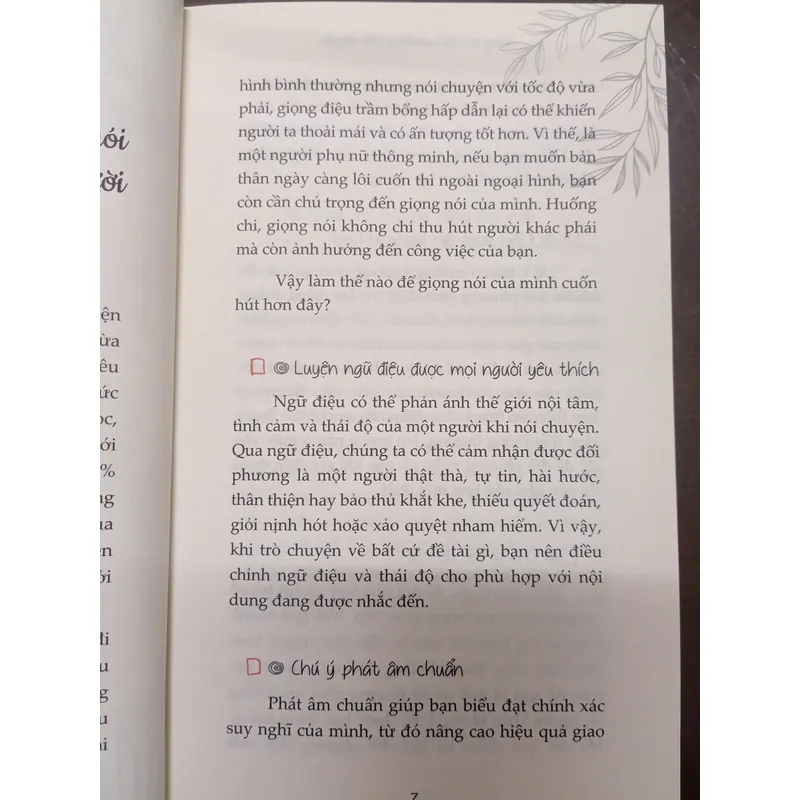 Đừng chỉ đẹp mà không hiểu chuyện - Có bookmark - Sách cũ 642937