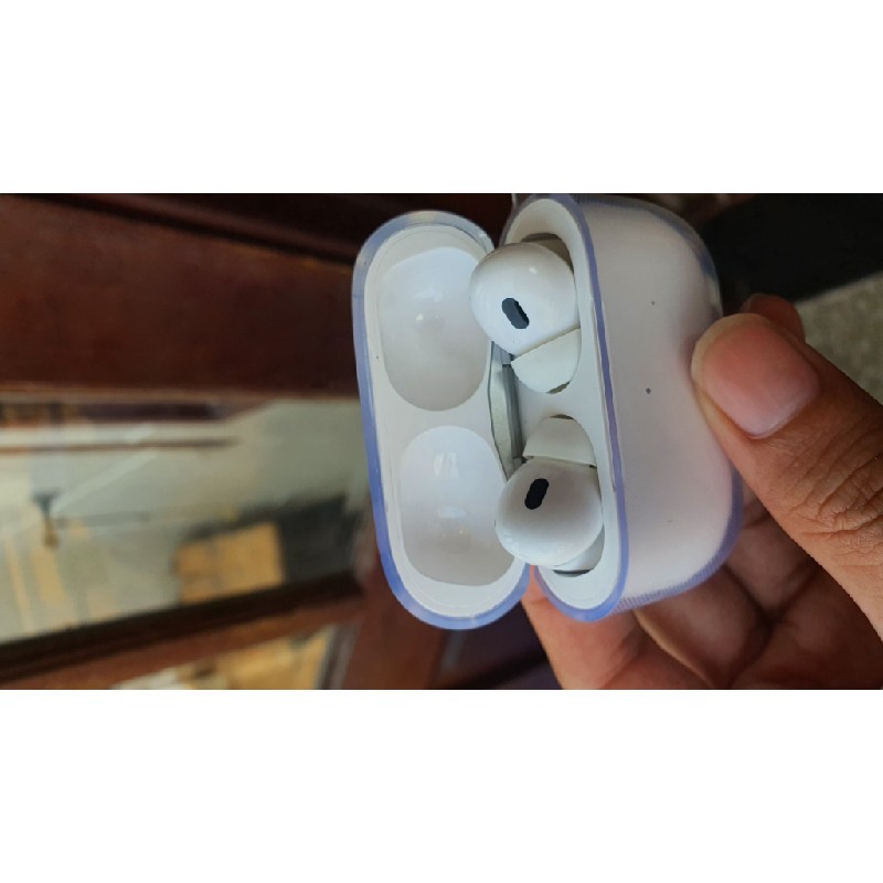 Cần bán Airpods pro gen 2, pin trâu , sạc k dây 15704