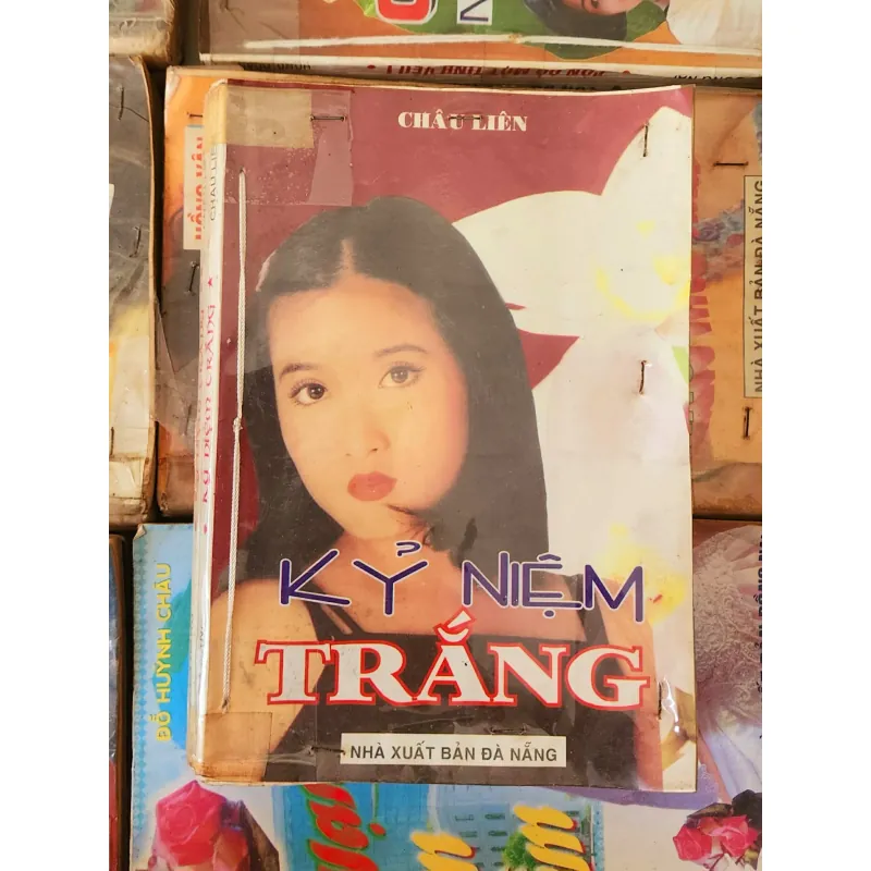 Tiểu thuyết lãng mạn Việt Nam KỶ NIỆM TRẮNG (Châu Liên) 782350