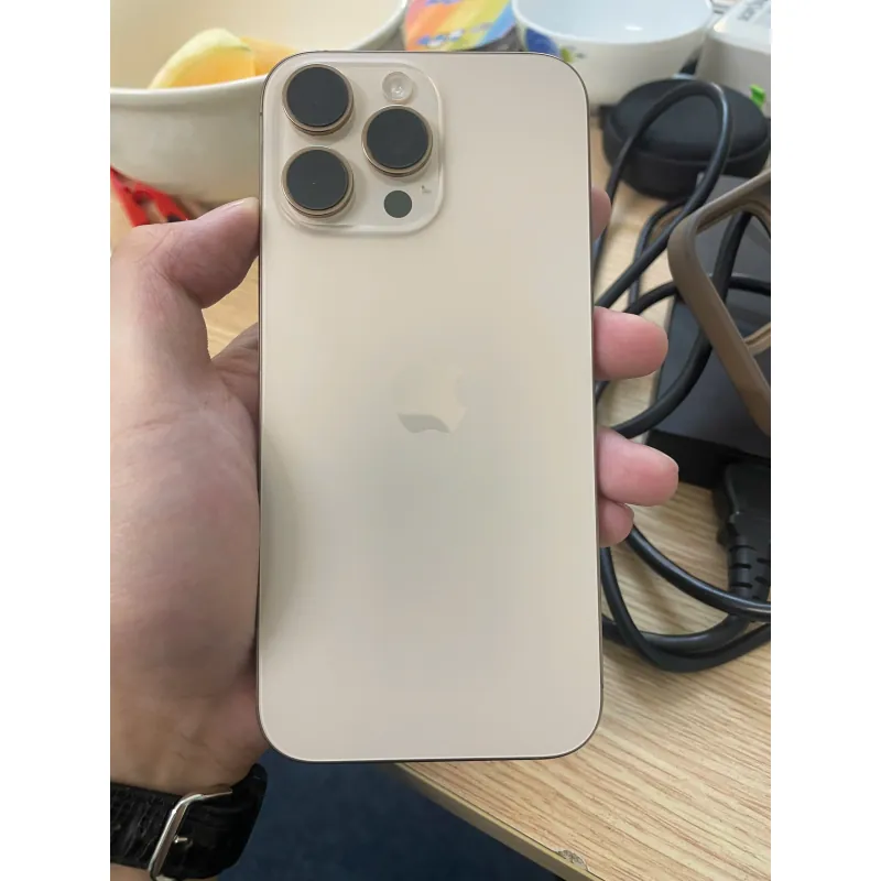 Điện thoại iPhone 16 Pro Max 256GB chính hãng màu vàng hình chữ nhật 589801