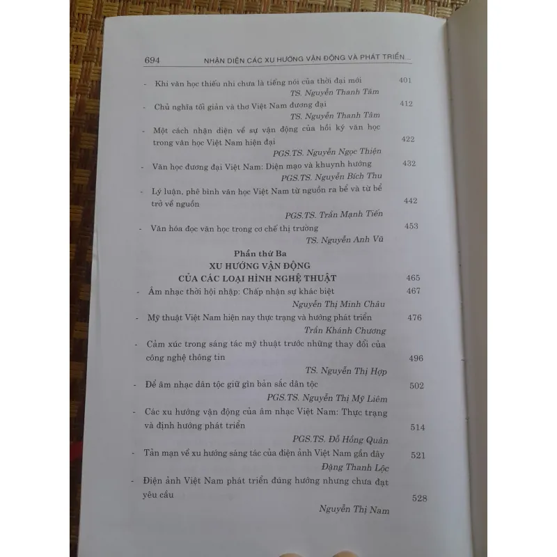 NHẬN DIỆN CÁC XU HƯỚNG VẬN ĐỘNG VÀ PHÁT TRIỂN CỦA VĂN HỌC NGHỆ THUẬT... 778210
