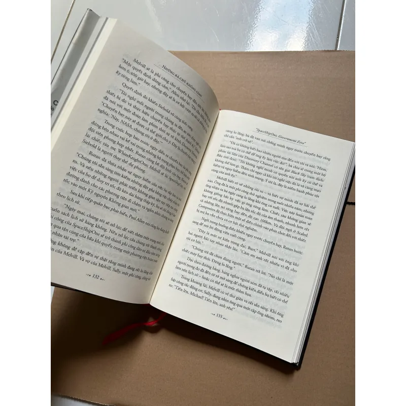 Những bá chủ không gian - Elon Musk, Jeff Bezos và công cuộc chinh phục vũ trụ 751994