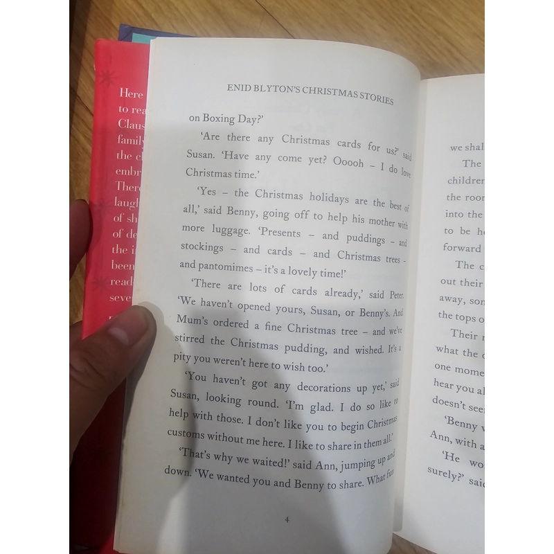 Christmas stories (Sách tiếng anh bìa cứng) 528061