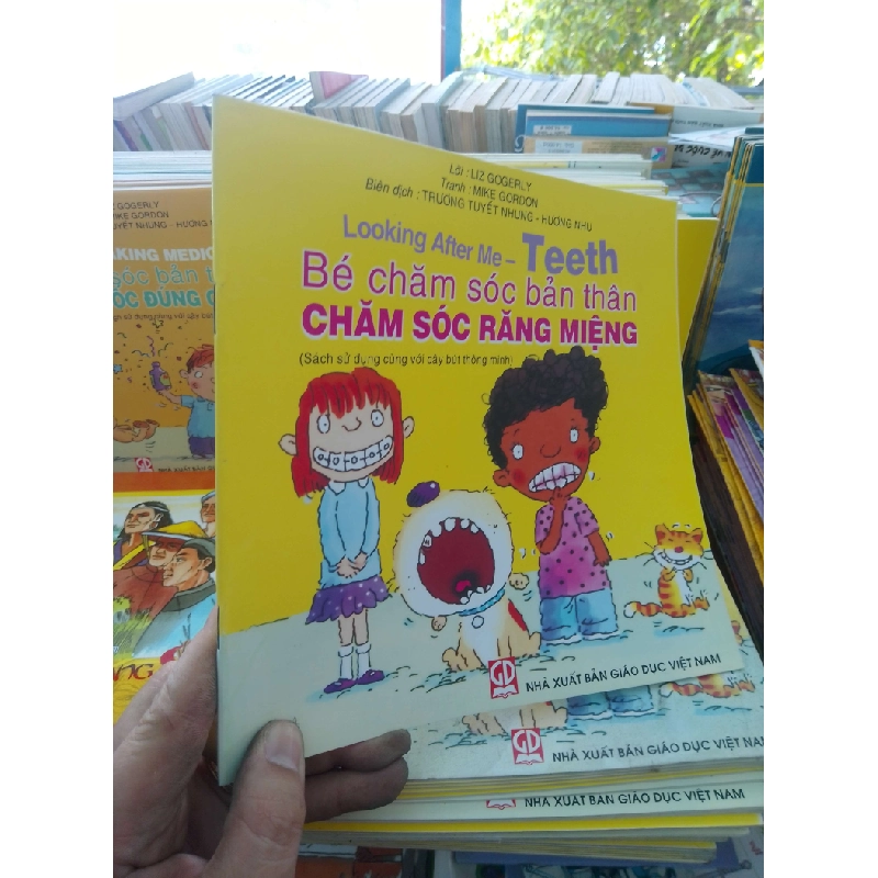 Bé chăm sóc bản thân chăm sóc răng miệng - Tuyết Nhung 2011 Sách Y học - Sức khỏe - Thể thao VAVO-AK19 935730