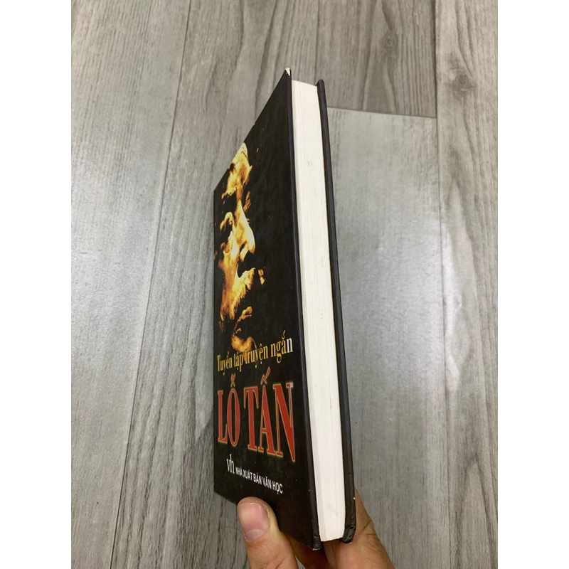 Tuyển tập truyện ngắn Lỗ Tấn. 999 466362