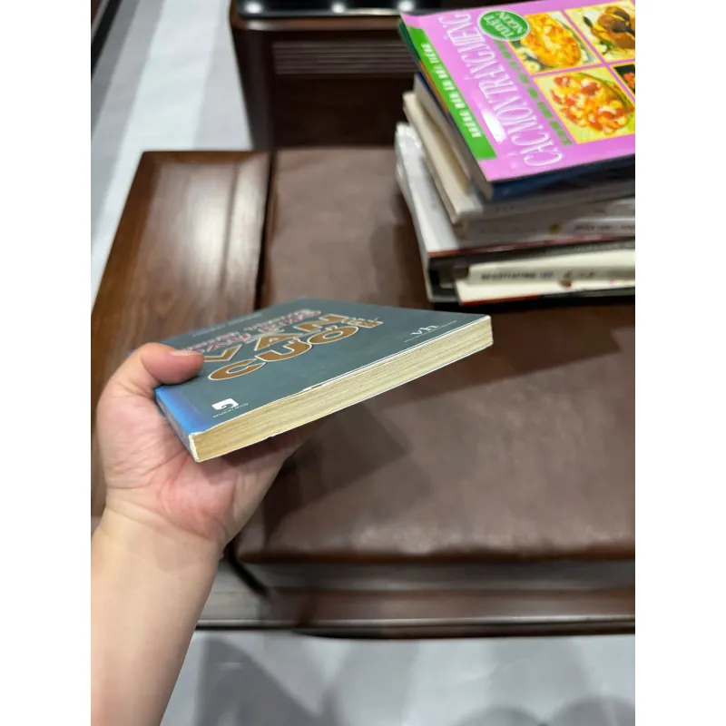 Người Trong Đau Khổ Vẫn Cười – Hamlet Trương | Sách Tản Văn Truyền Cảm Hứng - K3 1013432