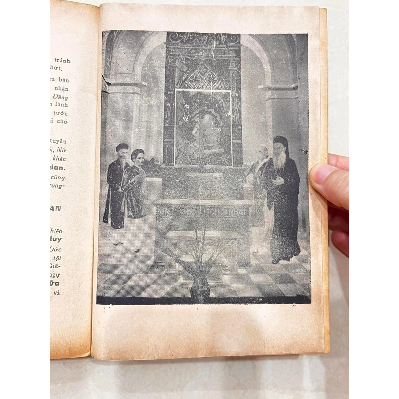 Sống trong ánh sáng của Lm Đỗ Minh Lý được viết năm 1968 494183